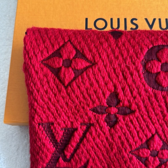 Louis Vuitton Wool Silk Logomania Scarf Rubis - Picture 6 of 16